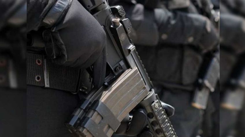 Comando armado amenazan a empleados de corralón; se roban una camioneta