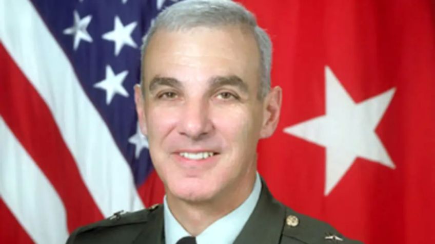 General retirado de Estados Unidos confiesa que violó a su hija desde que tenía 3 años