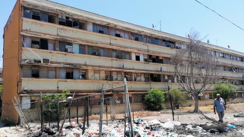 Navojoa: Residentes de multifamiliares exigen ser reubicados ante riesgo de derrumbe