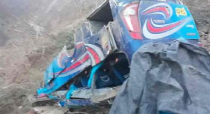 17 muertos y alrededor de 7 heridos fue el saldo del accidente de un autobús en Perú
