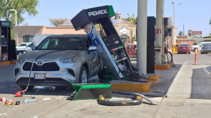 Terror en Navojoa: Camioneta choca contra una de las bombas de una gasolinera