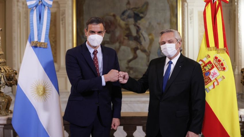 Presidente de Argentina se disculpa por decir que "mexicanos salieron de los indios"