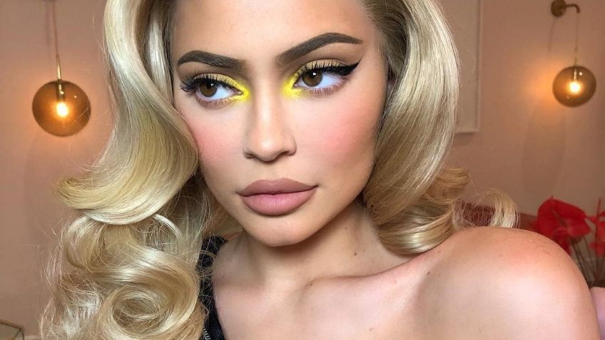 Moda Juvenil 2021: Así es cómo puedes llevar maquillaje de ojos neón sin morir en el intento