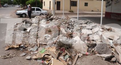 Cajeme: Gobierno abandona escombros de obra inconclusa en la colonia Cortinas
