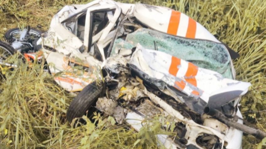 Fatal accidente: Pierden la vida 4 personas que viajaban en taxi sobre la carretera