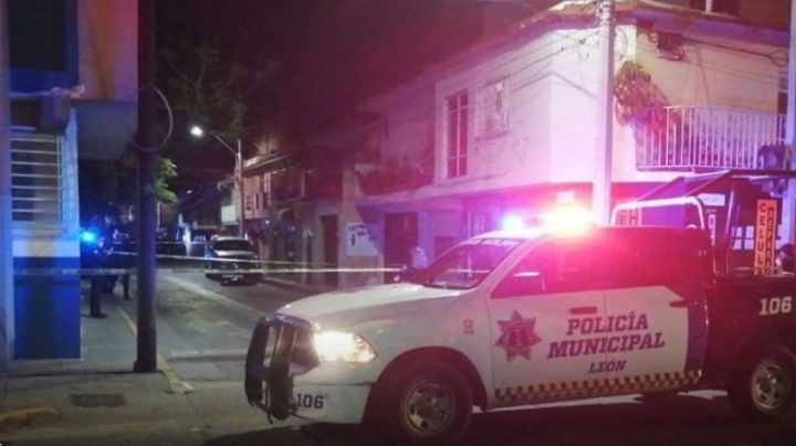 Dentro de una bolsa, vecinos hallan un cuerpo humano abandonado cerca de una escuela