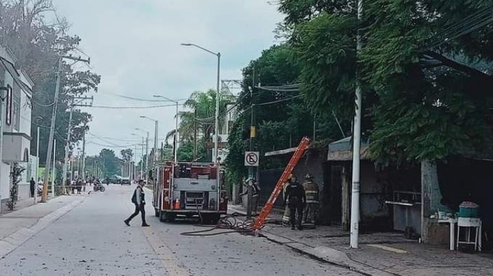 Incendio consume un hogar de 2 niveles; mueren calcinadas mujeres de 84 y 46 años