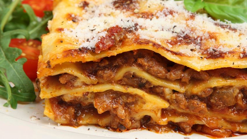 De Italia a México: Disfruta de lo mejor de los dos mundos con esta lasaña de mole y pollo