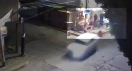 VIDEO: Mujer y su bebé, embestidas por un auto en Atizapán; el conductor estaba ebrio