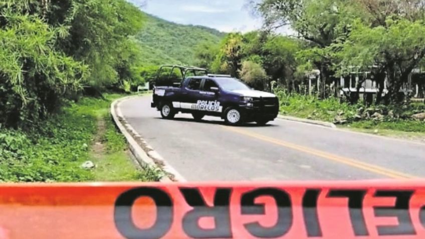 Cuerpo abandonado causa terror en carretera de Morelos; tenía el tiro de gracia