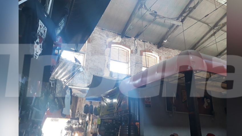 Guaymas: Techo en el Mercado Municipal en riesgo de colapsar; poco a poco se cae