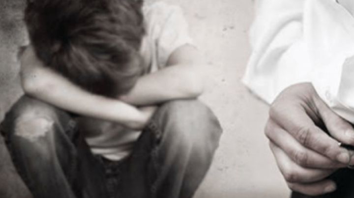 "Serás una estrella": Doctor droga y abusa de niño de 8 años; se grababa en VIDEO al tocar a menores