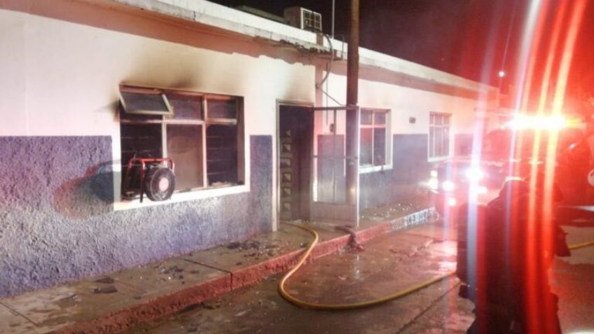 ¡Terrible! Mujer muere calcinada en su propia casa; dejó veladoras prendidas en su altar