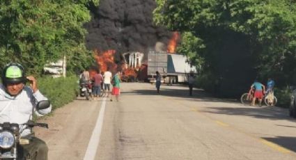 Catastrófico choque vial envuelve en llamas 2 tráileres; los conductores perdieron la vida