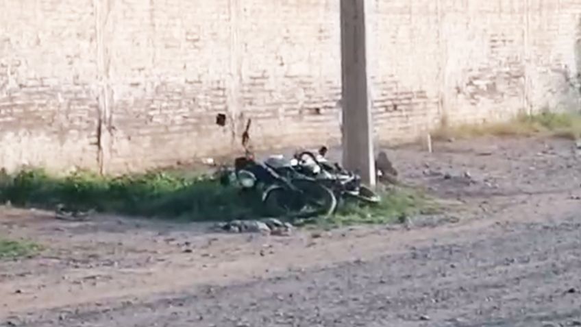 Dan 'levantón' a motociclista en Esperanza; la unidad ligera quedó abandonada en la calle