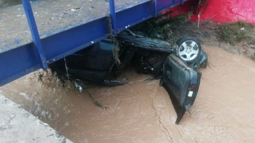 Identifican a mujer que murió arrastrada por el agua con su auto en Nogales