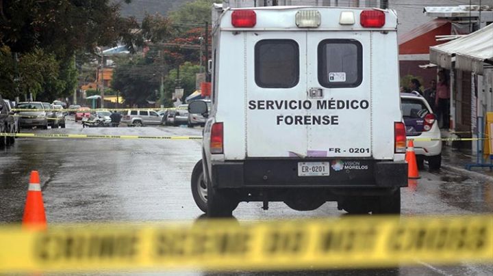 Con varios impactos de bala, abandonan cadáver a la orilla de una brecha en Morelos