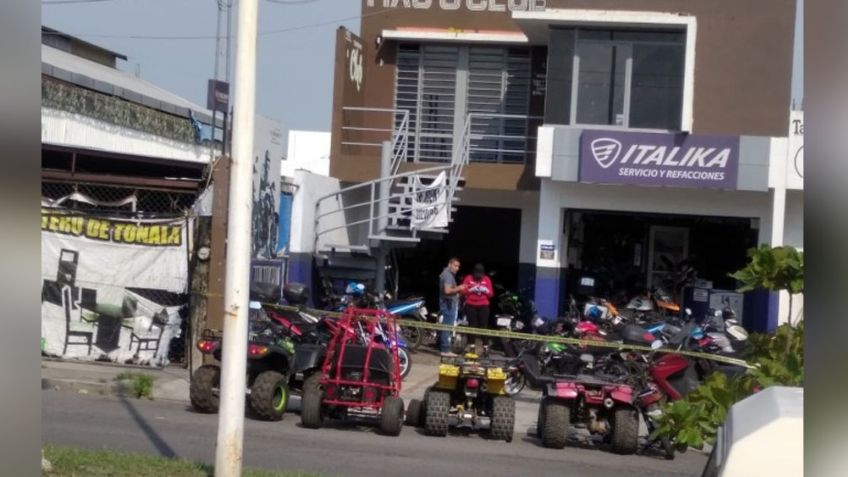 Miedo en Colima: Sin piedad alguna, gatilleros asesinan a un joven en taller de motocicletas