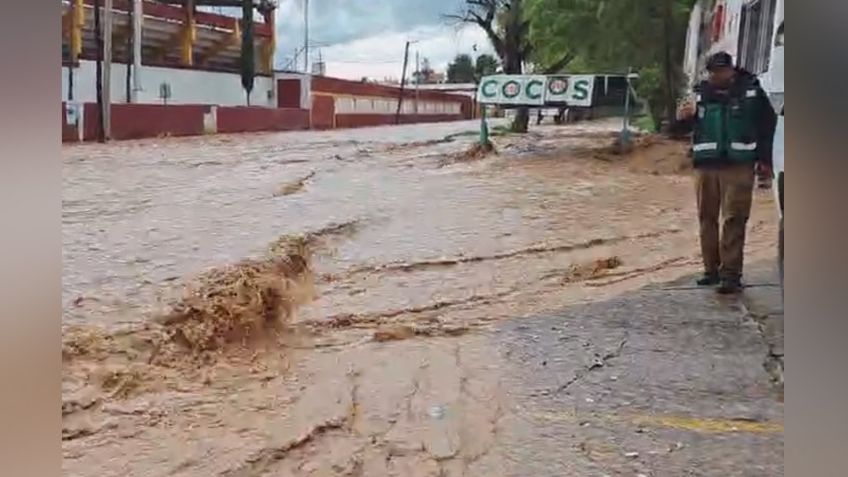 De nueva cuenta, el agua se apodera de las calles de Nogales; no se reportan decesos