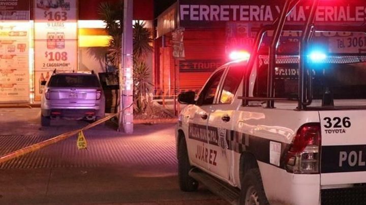 Atacan a balazos a padre e hijo y mueren de camino al hospital; se les acabó la gasolina del auto