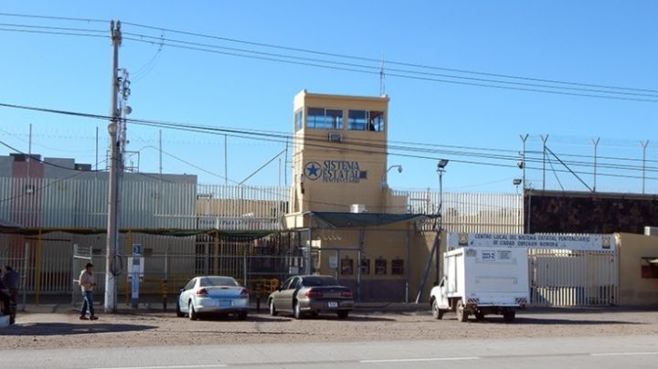 Pelea entre reos de Cereso en Obregón termina con uno de ellos desangrado y sin oreja