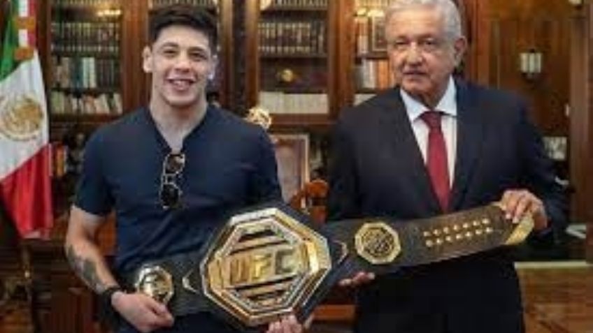 El primer campeón mexicano de la UFC Brandon Moreno visita al presidente López Obrador