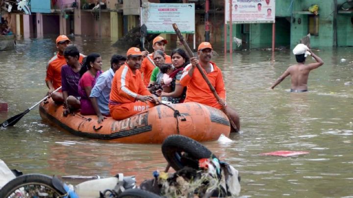 Cientos de personas abandonan sus hogares por temor a morir ahogados; se desborda este famoso río