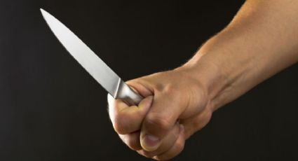 De terror: Una mujer es atacada con un cuchillo cerca de una tienda; detienen al agresor