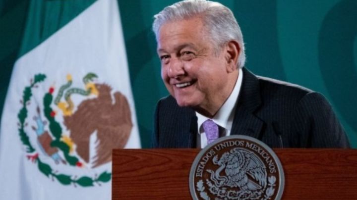 En plena tercera ola del Covid-19, AMLO celebra regreso a clases presenciales en todo México