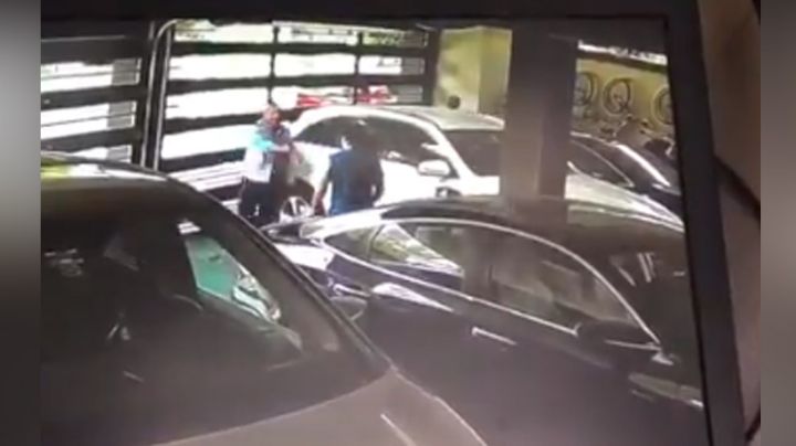 VIDEO: Momento exacto en el que anciano mata a un hombre a balazos en San Pedro, Nuevo León