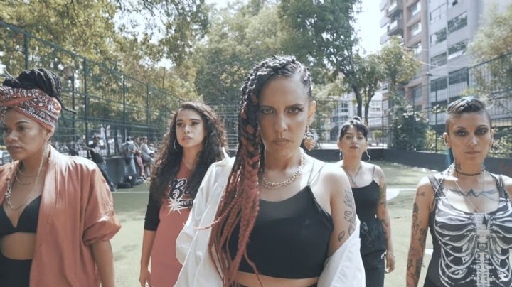 VIDEO: Ximbo, pionera del rap mexicano, lanza su nuevo sencillo 'Queendom'