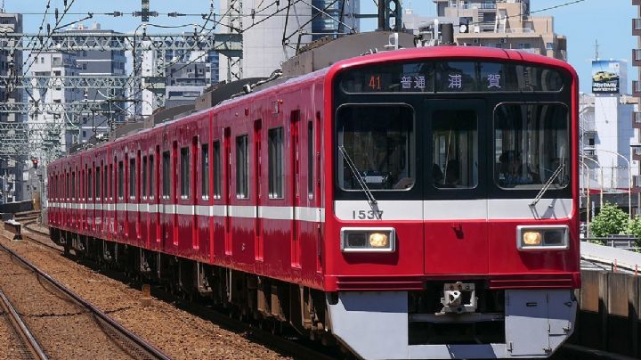 ¡Tragedia! Dos niños son arrollados por un tren 'express'; la policía investiga posible suicidio doble