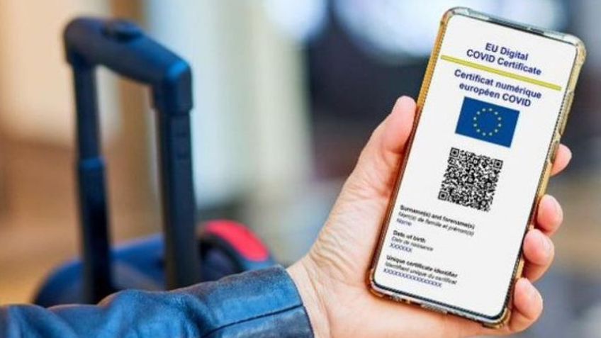 Joven italiano se tatúa el código QR de su certificado de vacunación Covid-19