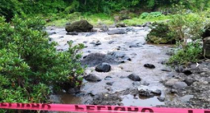 Sin ropa y atrapado entre piedras, así hallaron a un hombre sin vida en un río