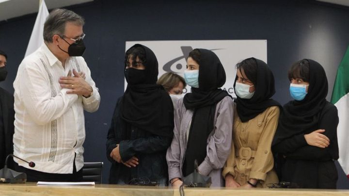 Llega a México grupo de refugiadas procedente de Afganistán: "Salvaron nuestras vidas"