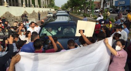 Maestros del CNTE liberan a AMLO luego de retenerlo por más de 2 horas; ¿por qué protestan?