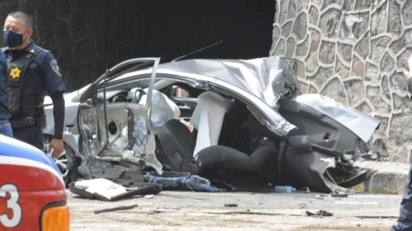 Accidente destruye 5 vehículos y deja 2 muertos; uno fue atropellado tras caer en el asfalto