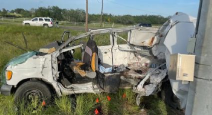 Mueren 10 migrantes indocumentados en terrible accidente en autopista de Texas