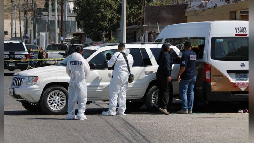VIDEO: Pareja es ultimada a balazos mientras paseaba por calles de Tijuana