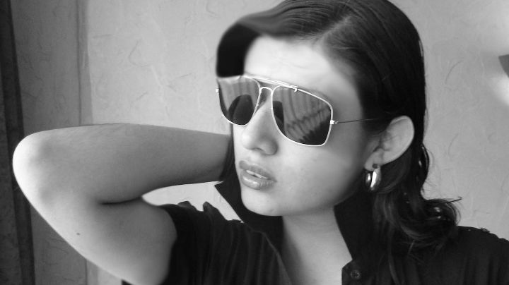 ¡Igual que un espía! Facebook lanza lentes inteligentes; podrás llamar, tomar fotos y videos