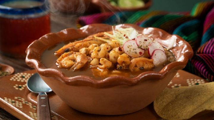 ¡Ideal para las fiestas patrias! Disfruta de un exquisito pozole de camarón este 15 de septiembre