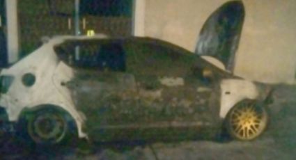 Incendian el automóvil de una adulta mayor; su cuerpo quedó calcinado al interior