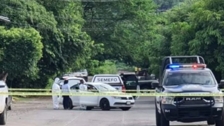 Asesinan a otro funcionario público en Apatzingan; lo acribillan a bordo de su auto