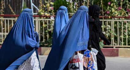"Quédese en casa": Gobierno talibán deja sin trabajo a las mujeres en Afganistán