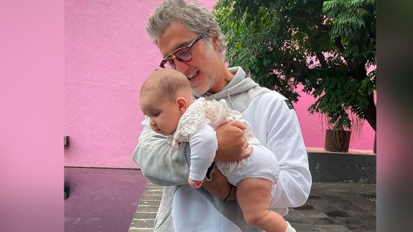 'El Potrillo' muestra su mejor faceta y sube al escenario con importante mujer de su vida: VIDEO