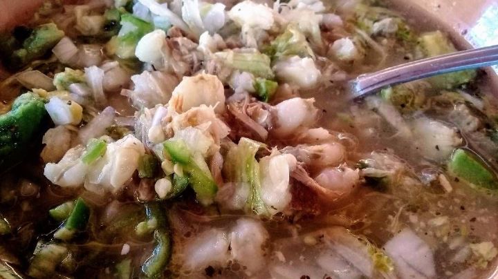 Da el Grito de Independencia con este exquisito pozole de pollo al estilo Guerrero