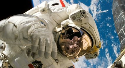 VIDEO: Astronauta impacta a Twitter al mostrar su rutina de ejercicio ¡desde el espacio!