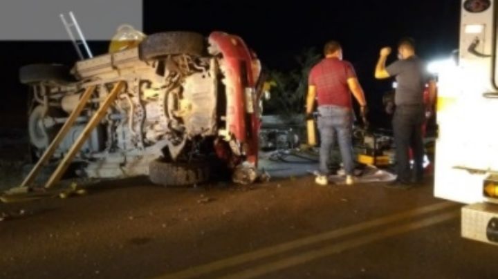 Caborca: Por jugar arrancones, se vuelca camioneta; hay cuatro heridos