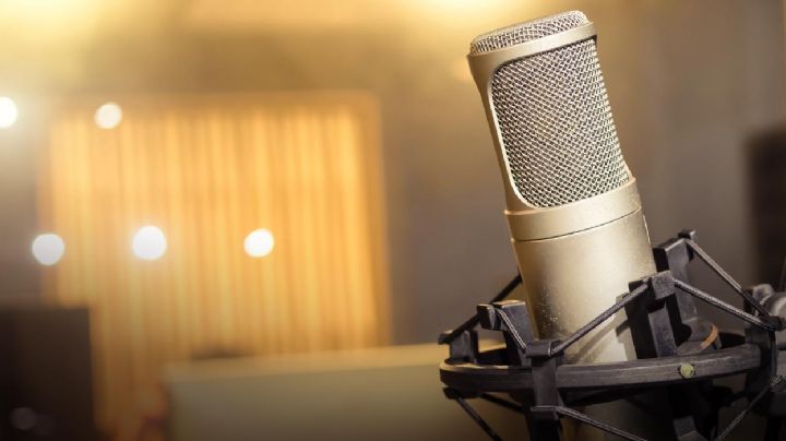 "Muy enamorada": Famosa cantante estalla de felicidad al dar impactante noticia