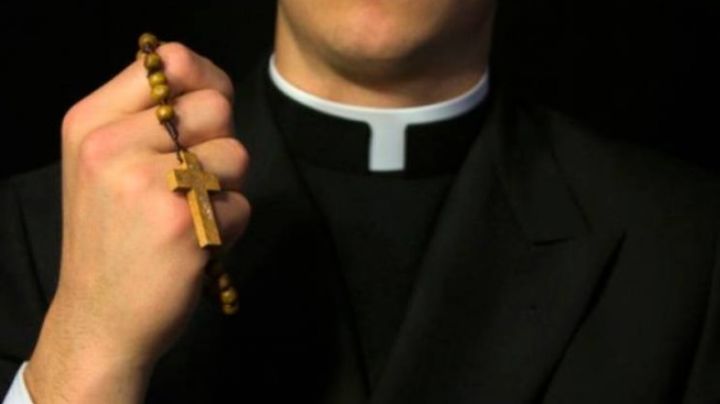 Arrestan a sacerdote  por organizar fiestas sexuales con el dinero de sus feligreses